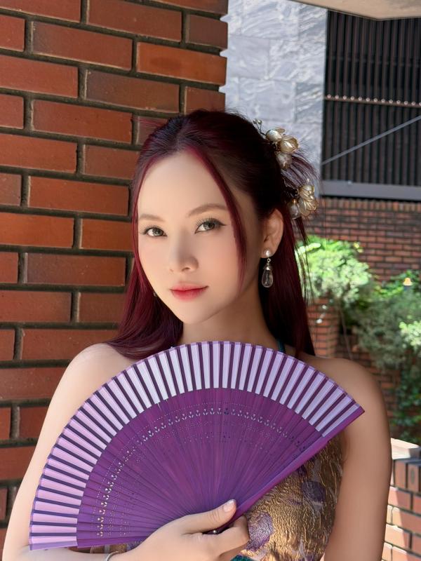 Mỹ nhân Việt là trường hợp lạ lùng của showbiz: Cứ hát là ra hit, khán giả thuộc lòng từng câu nhưng không ai nhớ mặt- Ảnh 1. Mỹ nhân Việt là trường hợp lạ lùng của showbiz: Cứ hát là ra hit, khán giả thuộc lòng từng câu nhưng không ai nhớ mặt- Ảnh 1.