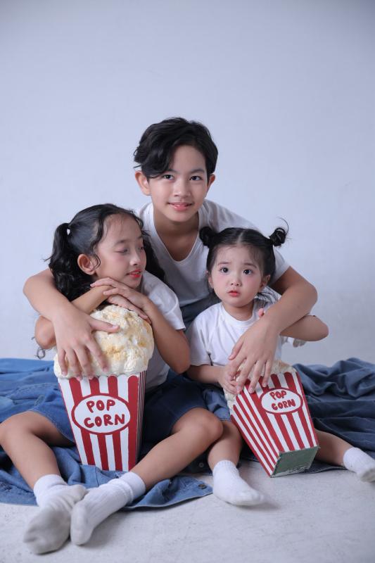 Khánh Thi - Phan Hiển tự bóc trần mối quan hệ "bằng mặt không bằng lòng" trong gia đình- Ảnh 2. Khánh Thi - Phan Hiển tự bóc trần mối quan hệ "bằng mặt không bằng lòng" trong gia đình- Ảnh 2.
