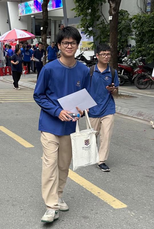 Nam diễn viên hôm nay cũng thi THPT 2026, vừa hoàn thành xong làm một việc khiến bố hoảng hốt- Ảnh 2.