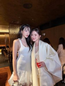 Việt Nam có một Hoa hậu đứng chung khung hình với mỹ nhân đẹp nhất Thái Lan nhưng không hề thua kém
