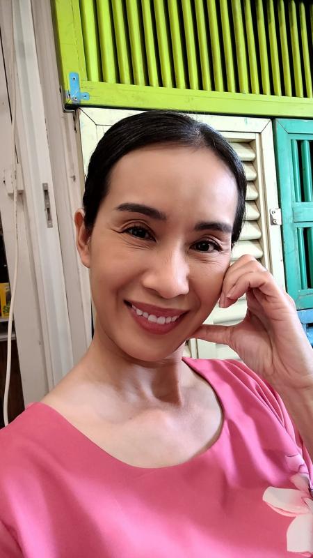 Sao nữ Vbiz U40 cưa sừng làm nghé đóng thiếu nữ 17 tuổi, netizen nói thẳng “xin phép không xem phim”- Ảnh 4.
