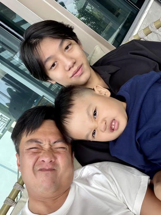 Cường Đô La bỗng trở thành hình mẫu "vạn mẹ mê" vì một chi tiết nhỏ trên chiếc iPad- Ảnh 2. Cường Đô La bỗng trở thành hình mẫu "vạn mẹ mê" vì một chi tiết nhỏ trên chiếc iPad- Ảnh 2.