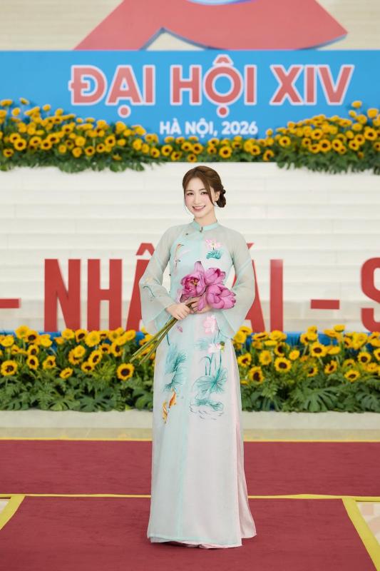 Nữ ca sĩ là đại biểu Đại hội Phụ nữ toàn quốc: Vừa được vinh danh quốc tế, đổi đời sau 1 hit- Ảnh 1.