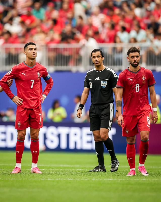 Ronaldo đá chính hay dự bị?  - Ảnh 1.