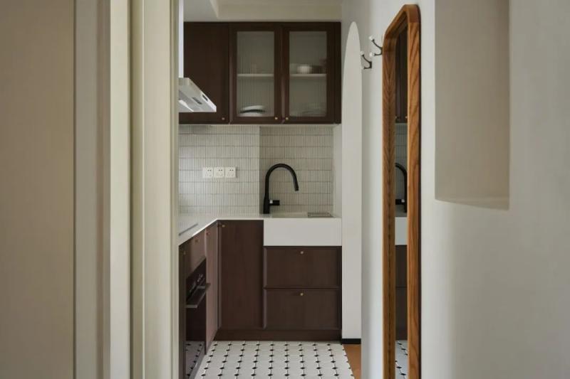 Ai cũng chê căn hộ 37m² quá chật, cặp vợ chồng trẻ lại chi hơn 1,4 tỷ đồng cải tạo và nhận về kết quả ngoài mong đợi- Ảnh 10.