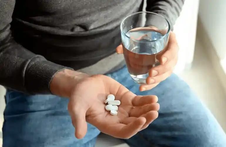 Nghiên cứu gần 400 bệnh nhân suy thận phát hiện 7 việc âm thầm bào mòn thận, nhiều người vẫn chủ quan làm mỗi ngày- Ảnh 1.