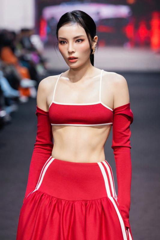 Khung hình gấp 3 visual hiếm thấy trong showbiz: Thanh Thuỷ, Tiểu Vy, Kỳ Duyên xứng danh Hoa hậu chánh cung, nhìn sao cũng đẹp- Ảnh 7.