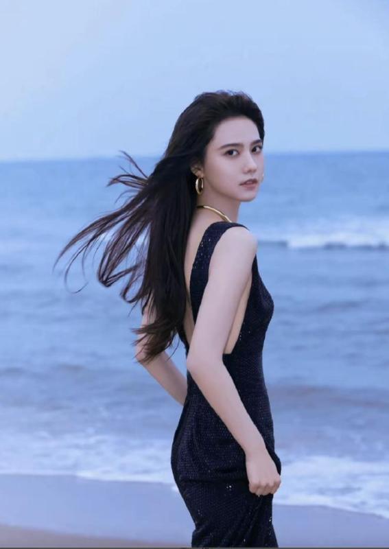 Nhìn dung nhan này mới hiểu “phong tình vạn chủng” là gì: Vừa lả lơi vừa sang chảnh, ngũ quan hoàn hảo không tỳ vết- Ảnh 13. Nhìn dung nhan này mới hiểu “phong tình vạn chủng” là gì: Vừa lả lơi vừa sang chảnh, ngũ quan hoàn hảo không tỳ vết- Ảnh 13.