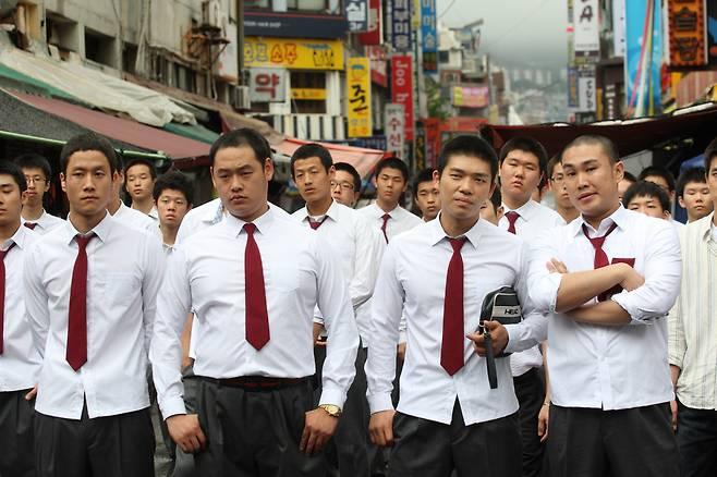 Bộ phim kỳ lạ nhất Hàn Quốc: Ra rạp chẳng ai ngó ngàng, ra đường hỏi ai cũng biết- Ảnh 6. Bộ phim kỳ lạ nhất Hàn Quốc: Ra rạp chẳng ai ngó ngàng, ra đường hỏi ai cũng biết- Ảnh 6.