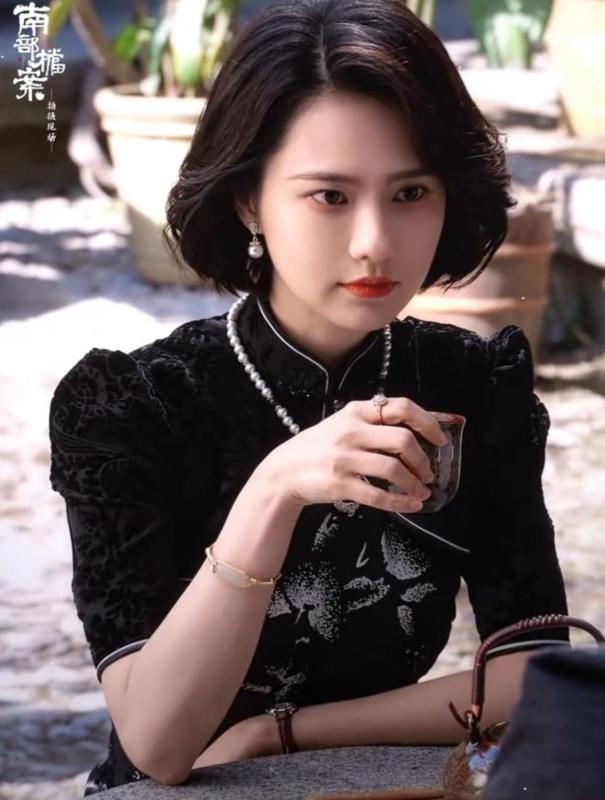 Nhìn dung nhan này mới hiểu “phong tình vạn chủng” là gì: Vừa lả lơi vừa sang chảnh, ngũ quan hoàn hảo không tỳ vết- Ảnh 9. Nhìn dung nhan này mới hiểu “phong tình vạn chủng” là gì: Vừa lả lơi vừa sang chảnh, ngũ quan hoàn hảo không tỳ vết- Ảnh 9.