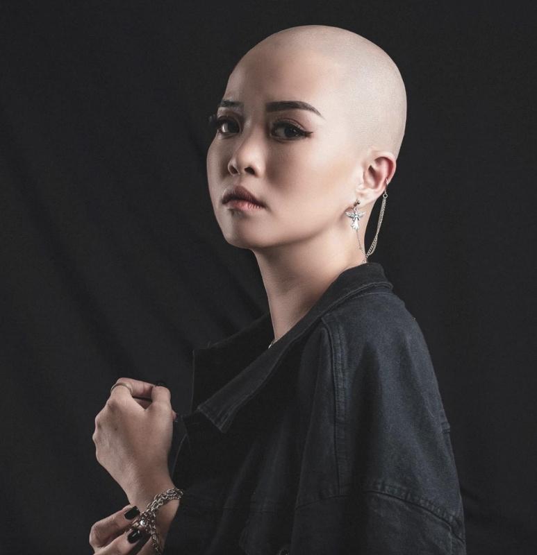 Nữ diễn viên Việt duy nhất dám cạo trọc đầu để có vẻ đẹp độc bản, visual ngoài đời xinh gấp ngàn lần trên phim- Ảnh 4. Nữ diễn viên Việt duy nhất dám cạo trọc đầu để có vẻ đẹp độc bản, visual ngoài đời xinh gấp ngàn lần trên phim- Ảnh 4.