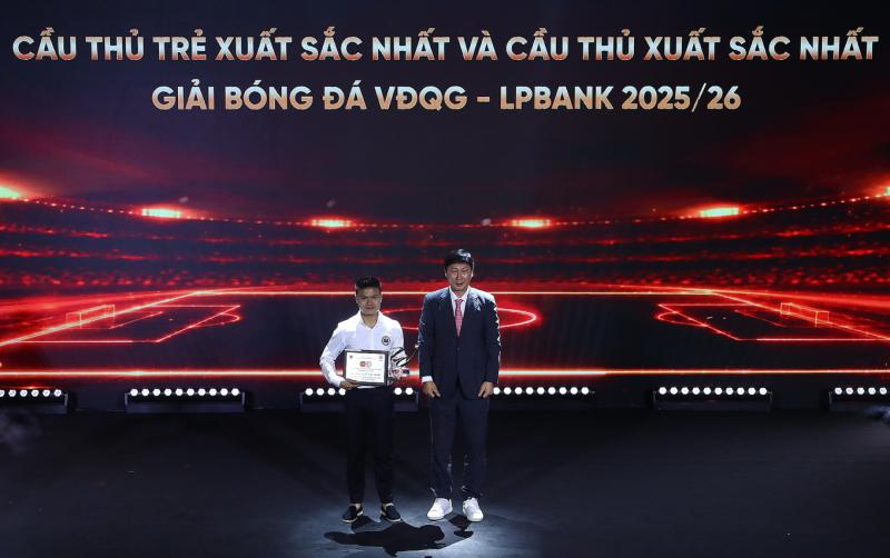 Quang Hải hay nhất V.League 2025/26- Ảnh 1. Quang Hải hay nhất V.League 2025/26- Ảnh 1.