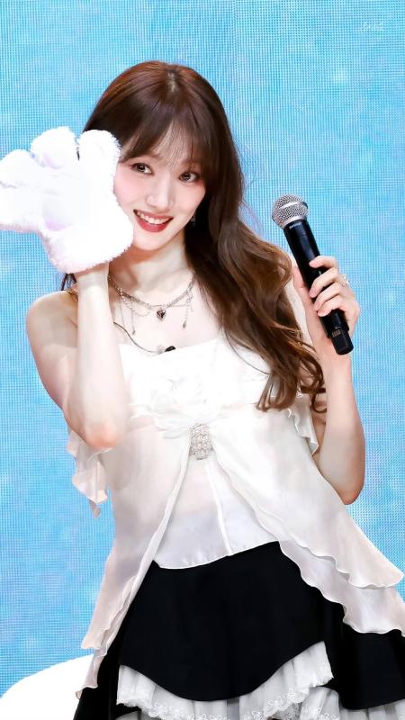 Đi fan-meeting của mỹ nhân này tưởng vừa ngắm hết người đẹp thiên hạ: Mỗi dáng vẻ phong thần 1 kiểu, thiên sứ giữa trần gian- Ảnh 18. Đi fan-meeting của mỹ nhân này tưởng vừa ngắm hết người đẹp thiên hạ: Mỗi dáng vẻ phong thần 1 kiểu, thiên sứ giữa trần gian- Ảnh 18.