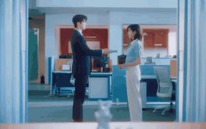 Gom hết tình yêu trên đời mới làm ra phim Hàn siêu chữa lành: Nam chính thả tính quá mượt, nữ chính đẹp phát hờn- Ảnh 9.