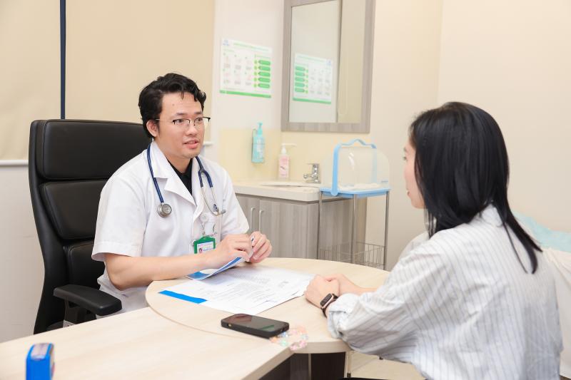 Chồng tháo mặt nạ oxy để hôn vợ lần cuối đăng tâm thư nghẹn lòng: Người vợ qua đời đã 1 tuần vì bệnh ung thư hạch- Ảnh 4. Chồng tháo mặt nạ oxy để hôn vợ lần cuối đăng tâm thư nghẹn lòng: Người vợ qua đời đã 1 tuần vì bệnh ung thư hạch- Ảnh 4.