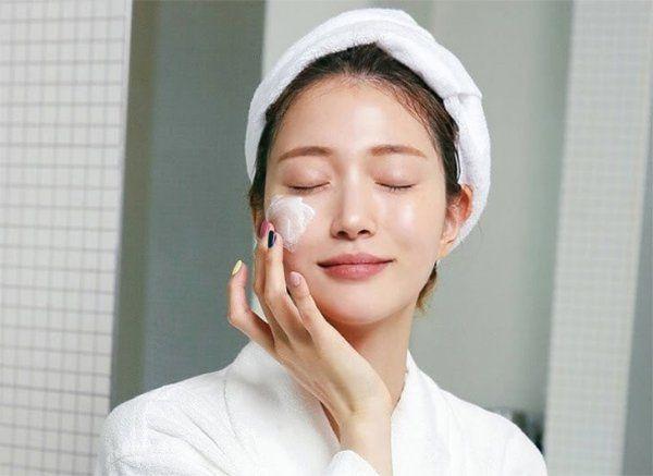 Bác sĩ chuyên phẫu thuật ung thư da cảnh báo người dùng kem chống nắng- Ảnh 2.