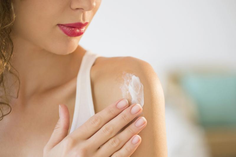 Bác sĩ chuyên phẫu thuật ung thư da cảnh báo người dùng kem chống nắng- Ảnh 3.