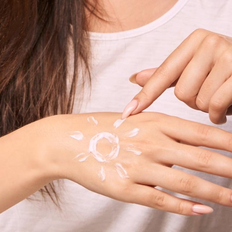 Bác sĩ chuyên phẫu thuật ung thư da cảnh báo người dùng kem chống nắng- Ảnh 4.