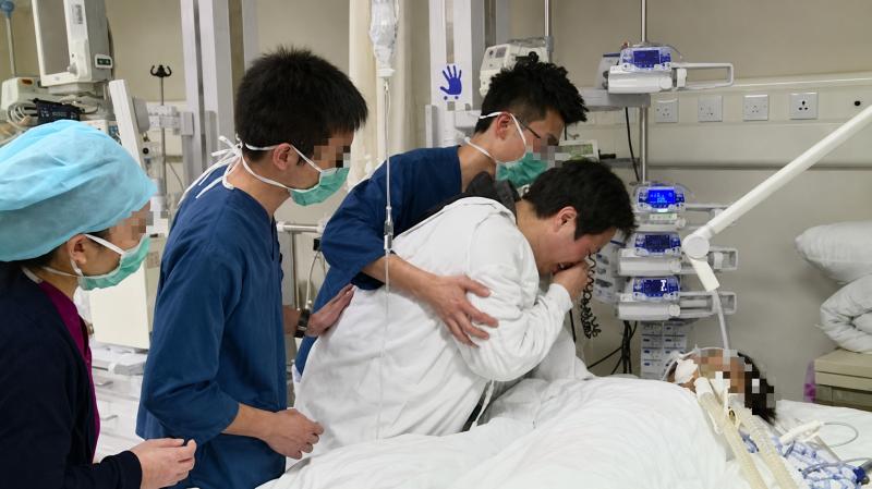 Người đàn ông 51 tuổi đột ngột tử vong sau khi chạy 6km mỗi ngày, bác sĩ khẳng định: Đừng làm 5 điều khi chạy bộ! - Ảnh 1.