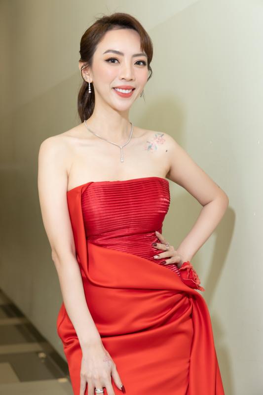 Nữ diễn viên Việt bị đuổi khỏi sân khấu vì “quá xấu”, mang danh Hoa hậu nhưng không ai công nhận bây giờ ra sao?- Ảnh 3.