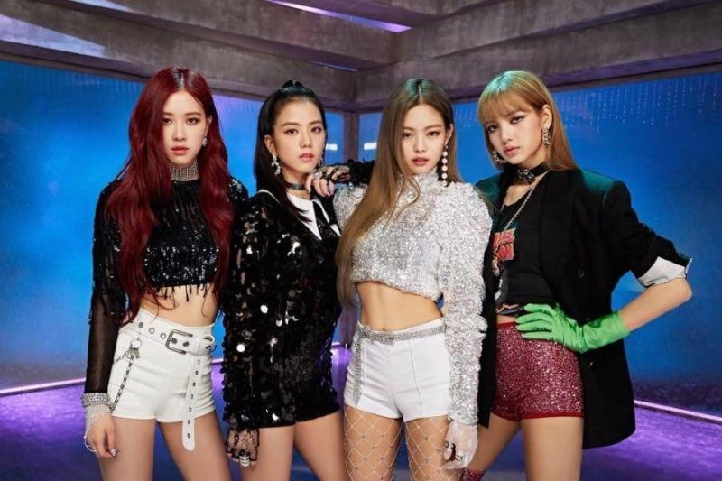 Nổi tiếng giàu có như BLACKPINK mà cũng phải đi hát hội nghị, trang phục nhìn không ra sao hạng A- Ảnh 4.