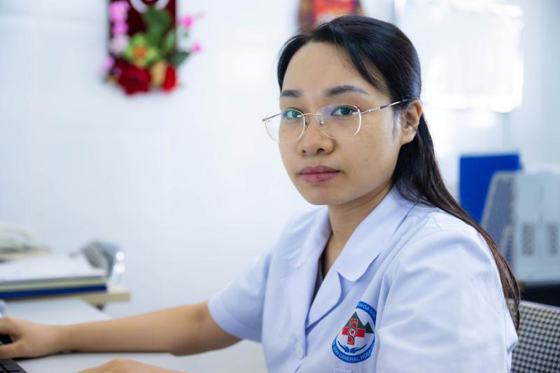 Gặp người phụ nữ bán rau bị xịt nước chảy máu mắt ở Phú Thọ: "Nước xối vào mạnh lắm, đau rát, tối mắt tối mũi"- Ảnh 6. Gặp người phụ nữ bán rau bị xịt nước chảy máu mắt ở Phú Thọ: "Nước xối vào mạnh lắm, đau rát, tối mắt tối mũi"- Ảnh 6.
