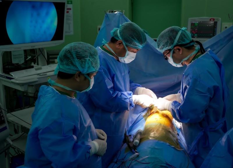 3 sai lầm dinh dưỡng phổ biến ở người bệnh ung thư - Ảnh 3.