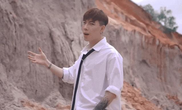 Nam ca sĩ Việt giải nghệ vì bệnh tật: Chưa kịp nổi tiếng thì mắc ung thư, trở thành người khiếm thị vẫn đi hát  - Ảnh 1.