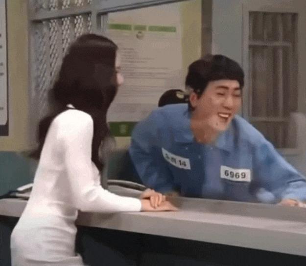 Sự hết thời của công chúa băng lãnh số 1 showbiz: Ra nhạc không ai xem, đi show làm trò khó coi  - Ảnh 4.