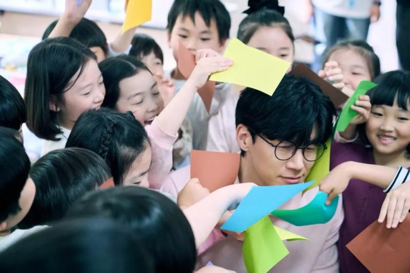 Nam chính của siêu phẩm bạo lực học đường hot nhất tuần qua: Chồng quốc dân thế hệ mới làm hội chị em "quay xe" gấp vì độ ngầu lòi- Ảnh 6.