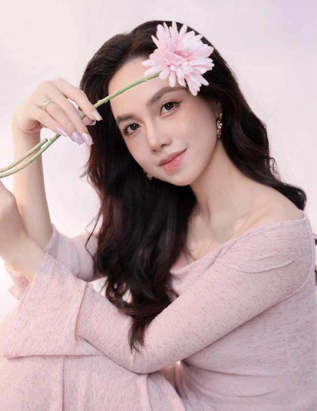 Mỹ nhân màn ảnh từng là thủ khoa Báo chí, Hoa khôi Tây Đô giờ ra sao?- Ảnh 1.