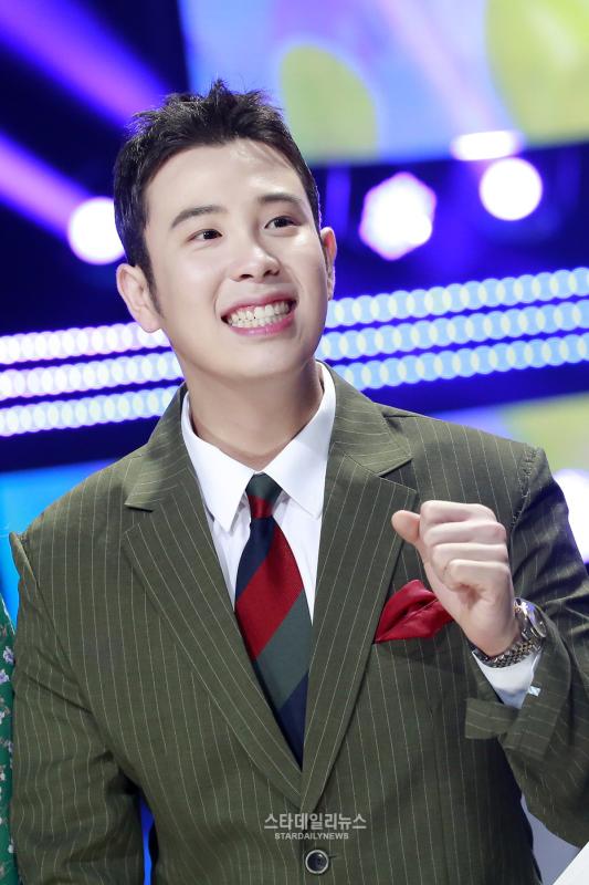 Nam ca sĩ sinh ra ở vạch đích đi làm vì đam mê: Thực lực có thừa nhưng mãi flop, nay nổi tiếng toàn cầu- Ảnh 5.