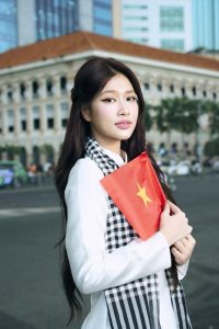 Hoa hậu Đoàn Thiên Ân lên tiếng giữa tranh cãi phát ngôn "phản đề" Ngữ văn 2026