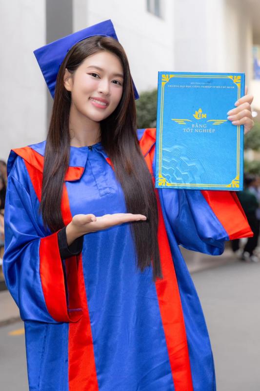 Hoa hậu Đoàn Thiên Ân lên tiếng giữa tranh cãi phát ngôn "phản đề" Ngữ văn 2026- Ảnh 2.