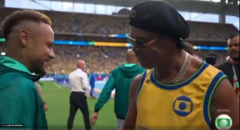 Khán đài hot nhất World Cup: Beckham diện vest phong độ, "người ngoài hành tinh" Ronaldo, huyền thoại Ronaldinho cùng hội ngộ- Ảnh 7.