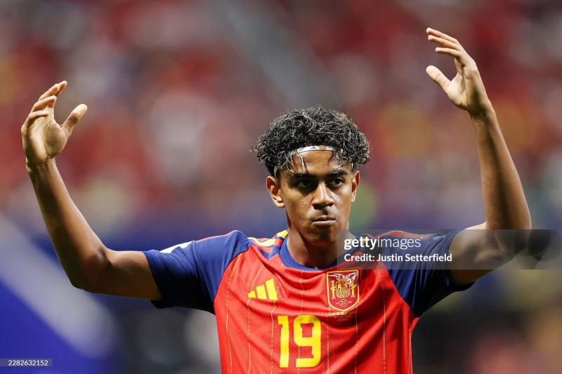 "Thần đồng" Lamine Yamal tái hiện màn ăn mừng của Messi khi ghi bàn thắng đầu tiên ở World Cup - Ảnh 7.