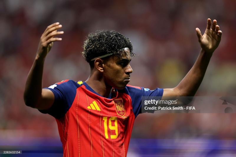 "Thần đồng" Lamine Yamal tái hiện màn ăn mừng của Messi khi ghi bàn thắng đầu tiên ở World Cup - Ảnh 8.