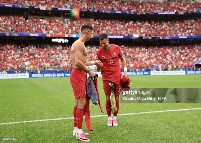 Vì sao Ronaldo lại không "Siu" ngay sau pha ghi bàn đỉnh cao ở World Cup? - Ảnh 6.