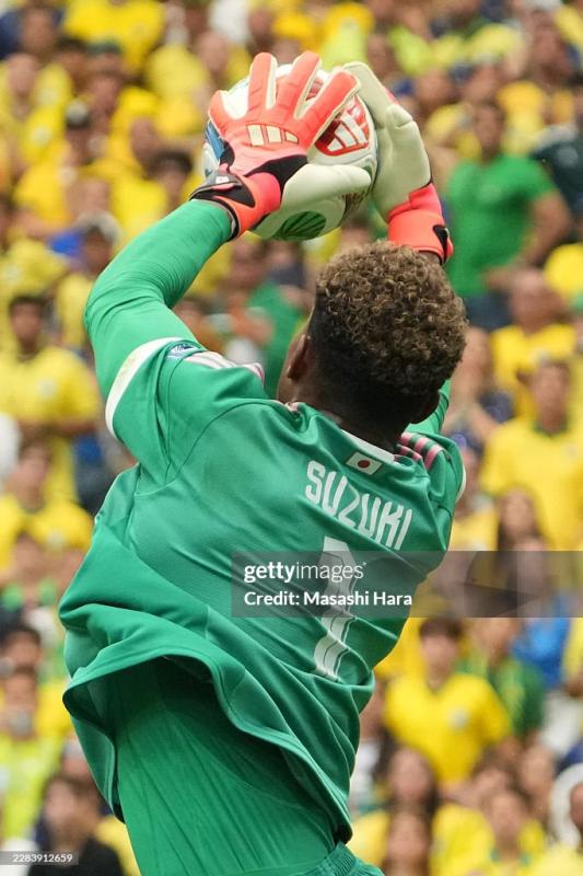 Zion Suzuki là ai? "Người nhện" khuấy đảo World Cup, khiến dàn sao Brazil cũng phải bất lực- Ảnh 5.