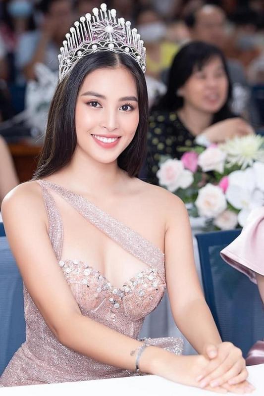 Mỹ nhân sở hữu gương mặt đẹp nhất Việt Nam sau gần 1 thập kỷ đăng quang: Visual không có đối thủ, sự nghiệp sang trang mới- Ảnh 4.