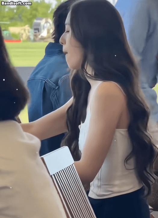 Mỹ nhân duy nhất uống ly nước cũng phả ra mùi tiền: Visual sang chảnh dã man, trâm anh thế phiệt từ đầu đến chân- Ảnh 2.