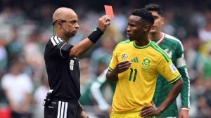Mổ xẻ 3 tấm thẻ đỏ trận Mexico vs Nam Phi: Trọng tài có đúng?