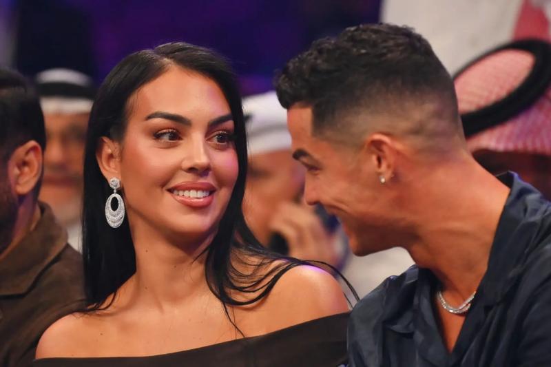 Sóng gió bủa vây Ronaldo ở World Cup, ở nhà Georgina lại âm thầm làm một điều đặc biệt cho con trai riêng của chồng- Ảnh 5. Sóng gió bủa vây Ronaldo ở World Cup, ở nhà Georgina lại âm thầm làm một điều đặc biệt cho con trai riêng của chồng- Ảnh 5.