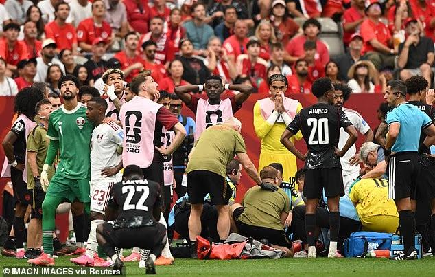 HLV World Cup đau đớn thốt lên khi học trò gãy chân kinh hoàng, nhà đài không dám phát lại pha bóng ám ảnh- Ảnh 4. HLV World Cup đau đớn thốt lên khi học trò gãy chân kinh hoàng, nhà đài không dám phát lại pha bóng ám ảnh- Ảnh 4.