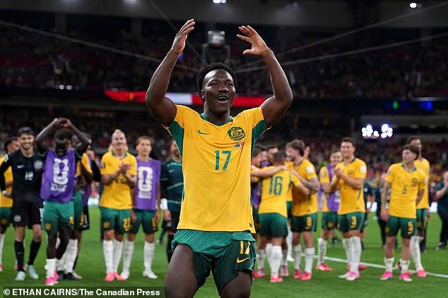 Câu chuyện phi thường của người hùng World Cup 2026 sinh ra từ trại tị nạn, trong gia đình nghèo khổ với 8 người con- Ảnh 1. Câu chuyện phi thường của người hùng World Cup 2026 sinh ra từ trại tị nạn, trong gia đình nghèo khổ với 8 người con- Ảnh 1.