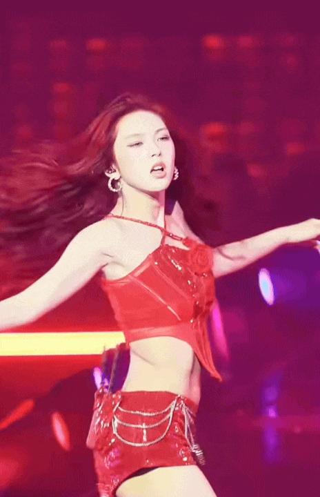 Không nhận ra "viên ngọc quý" của showbiz: Nhan sắc thăng hạng body bốc lửa, nói 17 tuổi không ai tin- Ảnh 5.