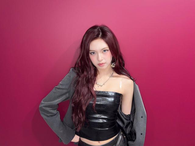 Không nhận ra "viên ngọc quý" của showbiz: Nhan sắc thăng hạng body bốc lửa, nói 17 tuổi không ai tin- Ảnh 12.