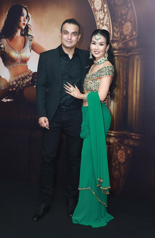 Nữ ca sĩ Việt lấy đại gia Ấn Độ: Khoe con hát thu 120 nghìn tương tác, chồng yêu chiều cho tiền tỷ làm MV  - Ảnh 7.