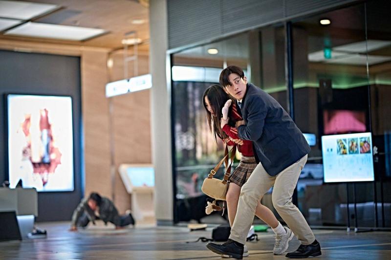 Colony: Đừng xem nếu kỳ vọng một Train To Busan thứ 2- Ảnh 12. Colony: Đừng xem nếu kỳ vọng một Train To Busan thứ 2- Ảnh 12.