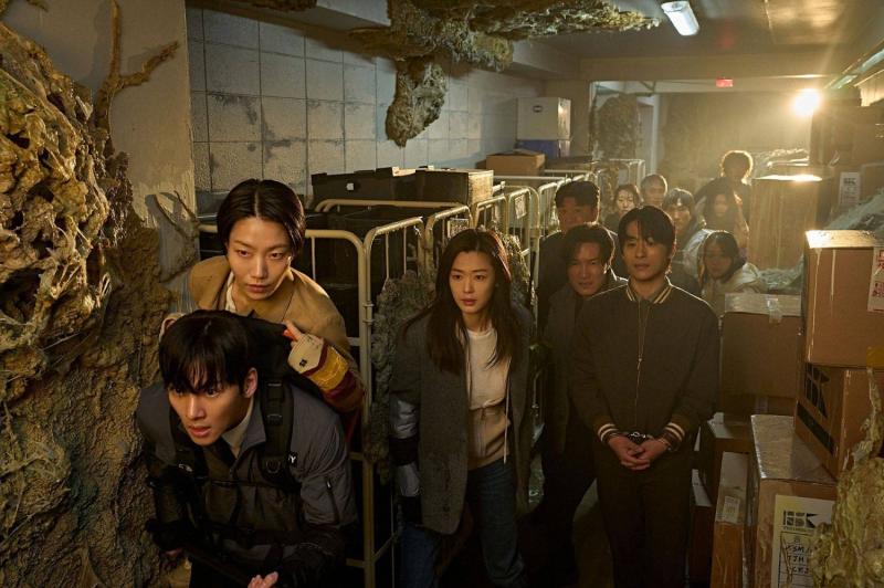 Colony: Đừng xem nếu kỳ vọng một Train To Busan thứ 2- Ảnh 3. Colony: Đừng xem nếu kỳ vọng một Train To Busan thứ 2- Ảnh 3.